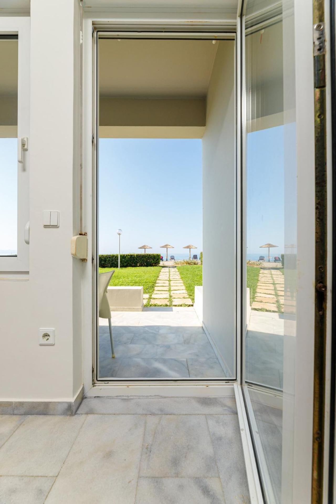 Kostakis Beach Gerani  ภายนอก รูปภาพ
